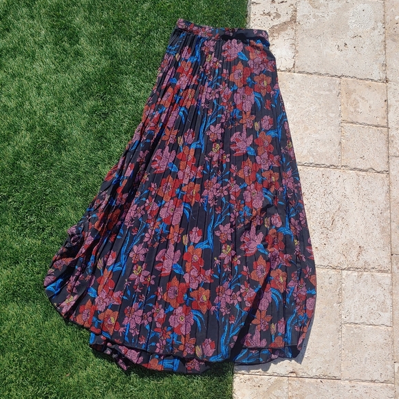 LuLaRoe Dresses & Skirts - LuLaRoe Deanne Floral Wrap Maxi Skirt